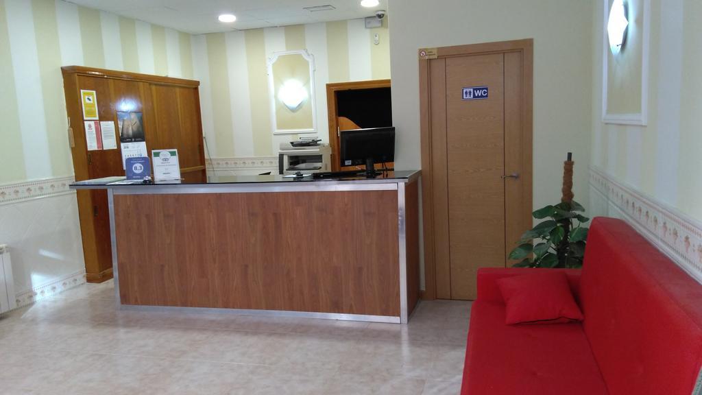 Pension Calfred II Logroño Exterior foto